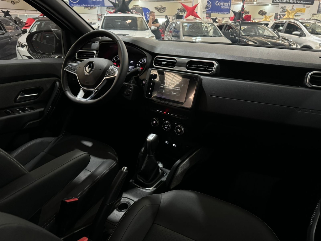 Renault Duster Preto