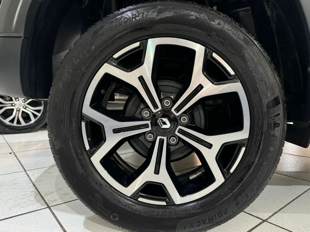 Renault Duster Preto