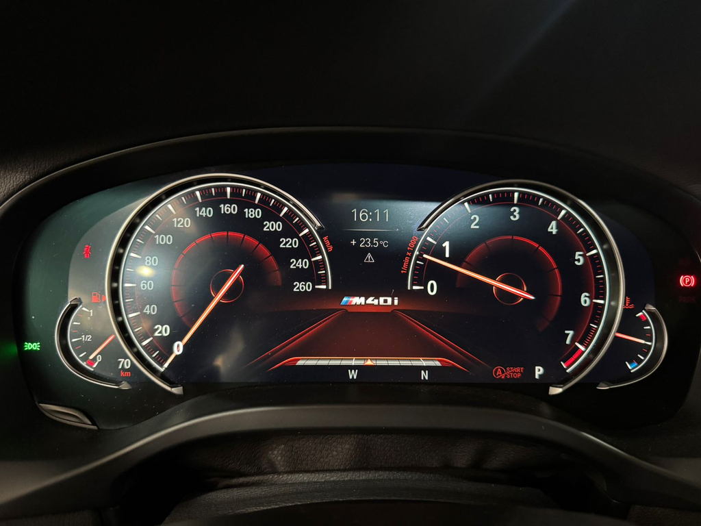 BMW X4 Cinza