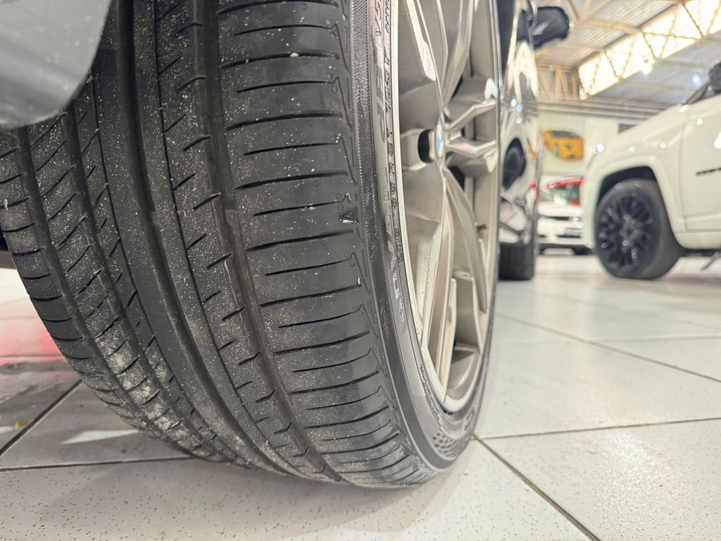 BMW X4 Cinza