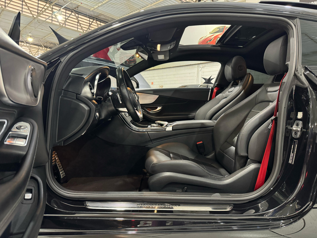 Mercedes Benz C-180 Preto