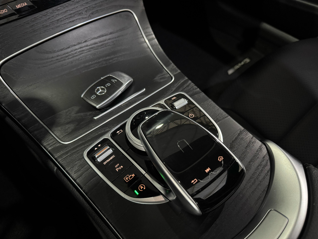 Mercedes Benz C-180 Preto