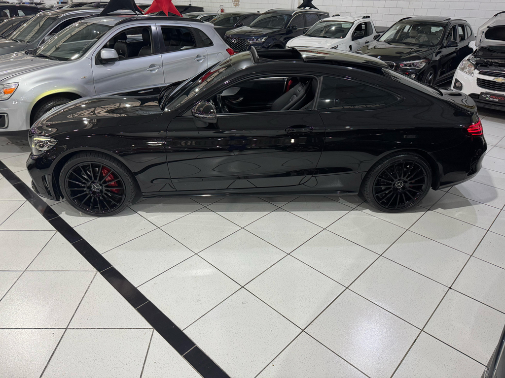 Mercedes Benz C-180 Preto
