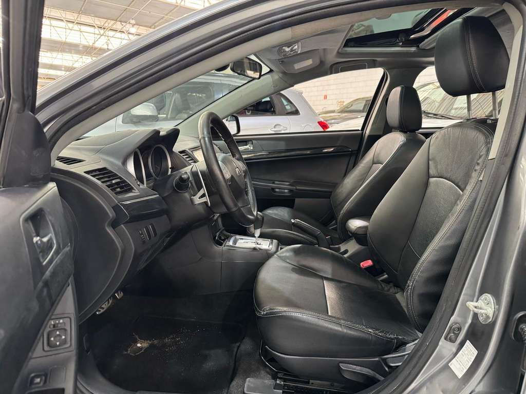 Mitsubishi Lancer Cinza