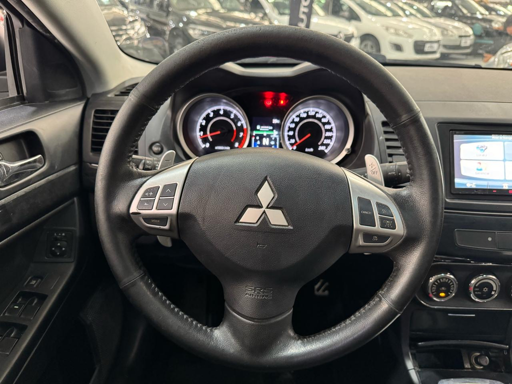 Mitsubishi Lancer Cinza