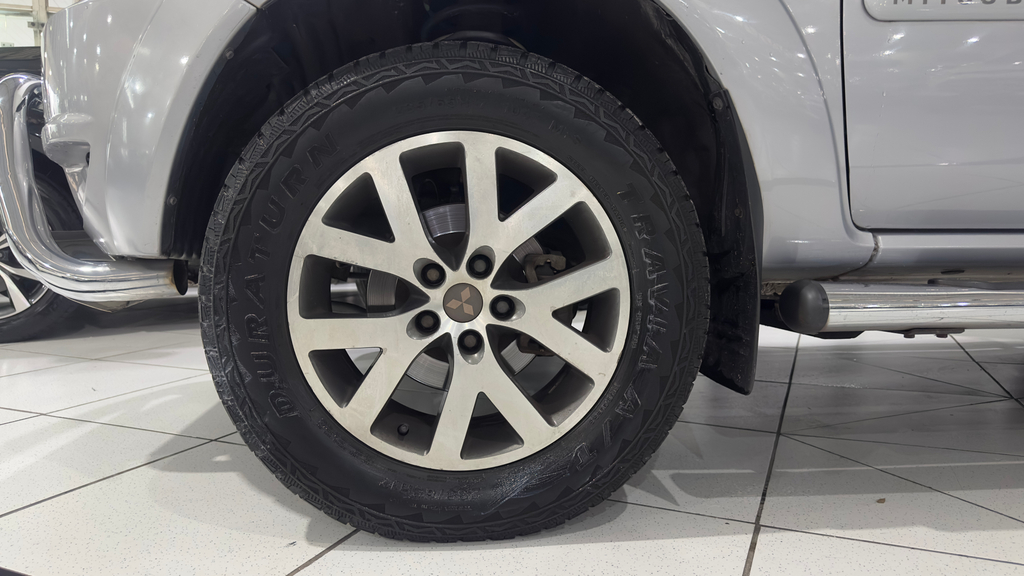 Mitsubishi Pajero TR4 Prata