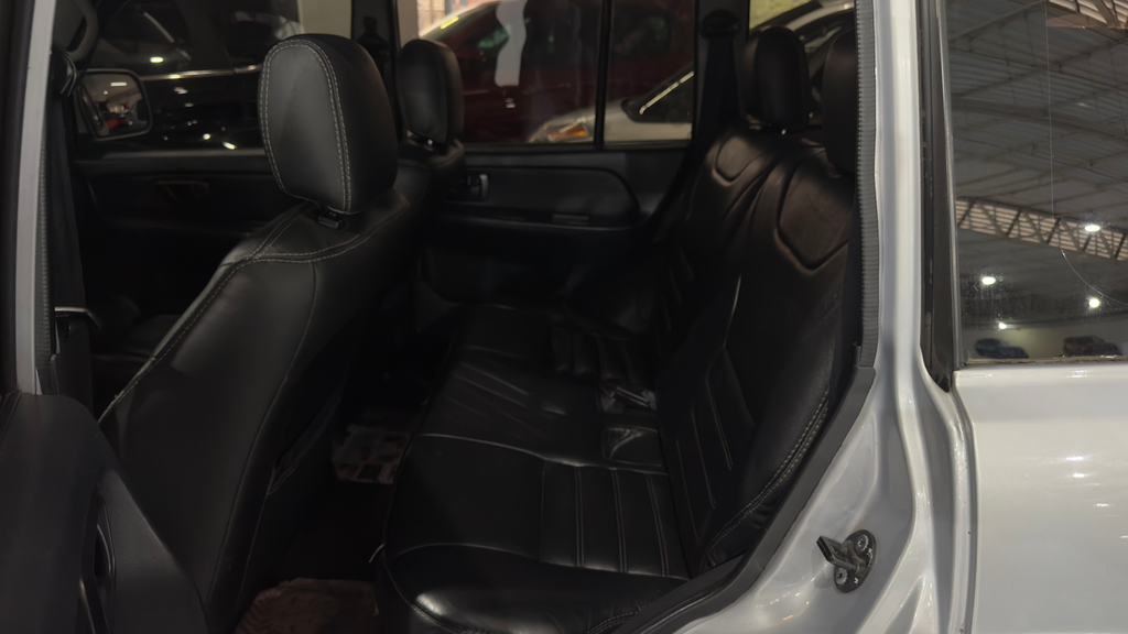 Mitsubishi Pajero TR4 Prata