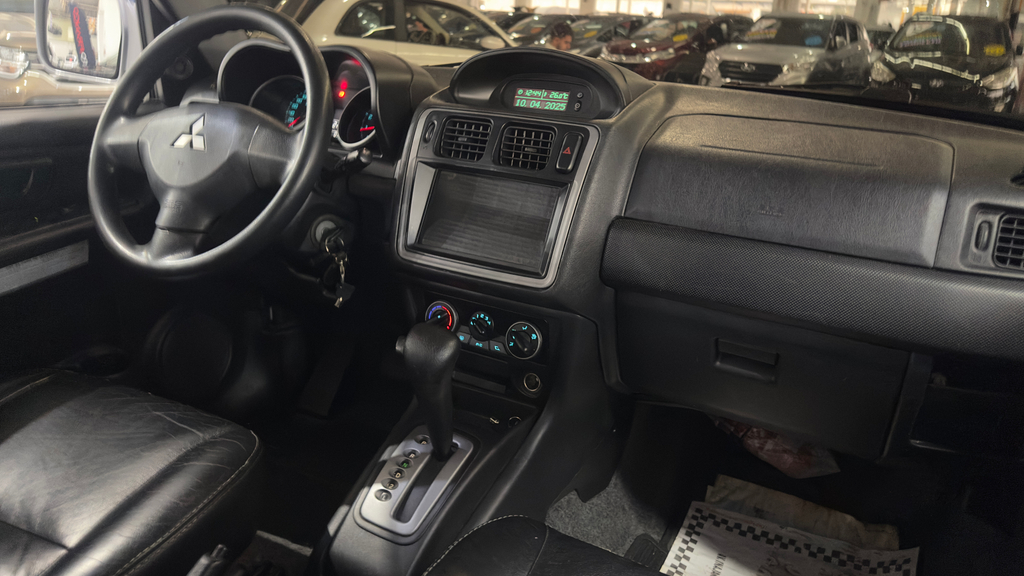Mitsubishi Pajero TR4 Prata