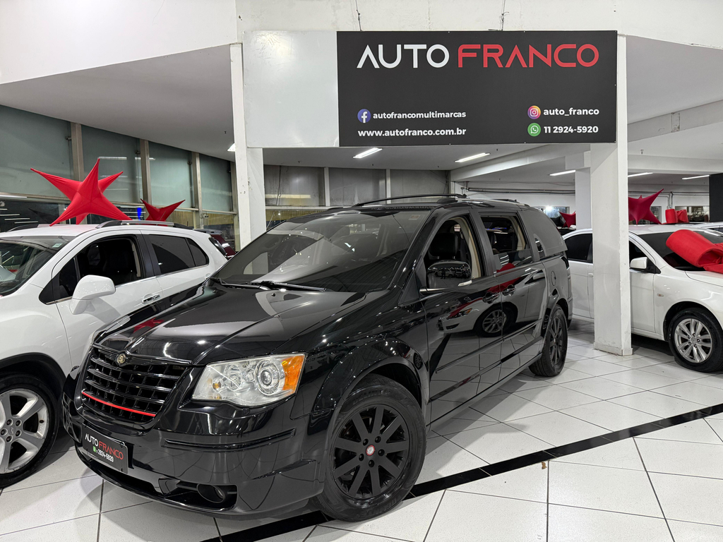 Chrysler Town & Country Preto