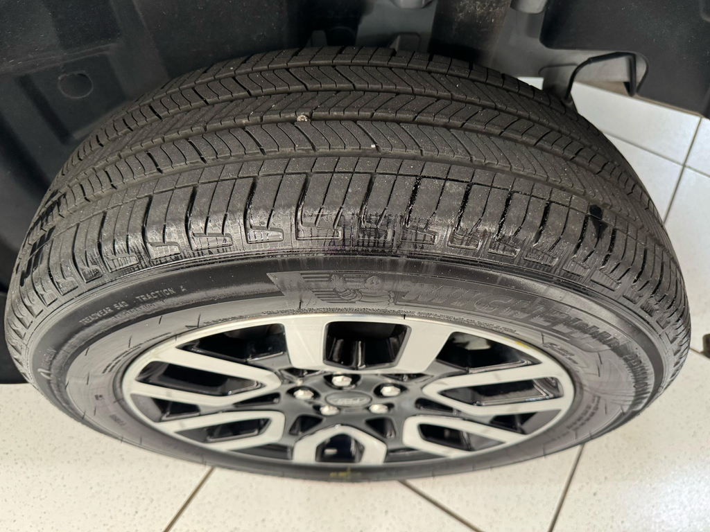 Ford Maverick Prata