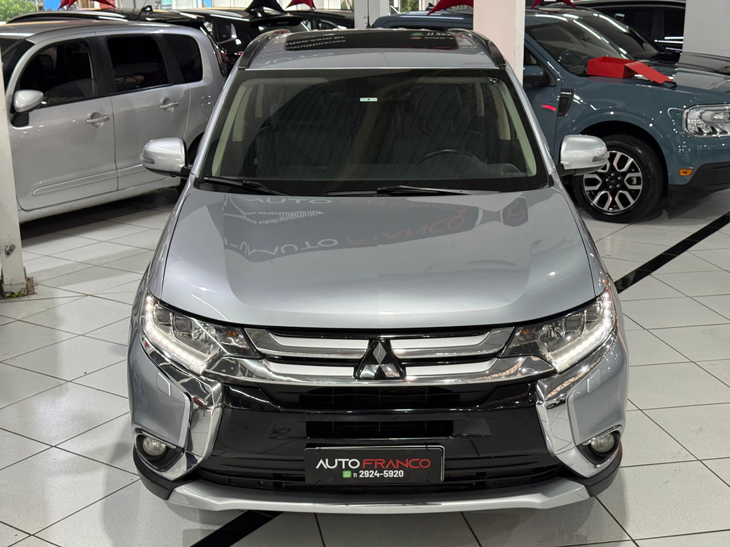 Mitsubishi Outlander Prata