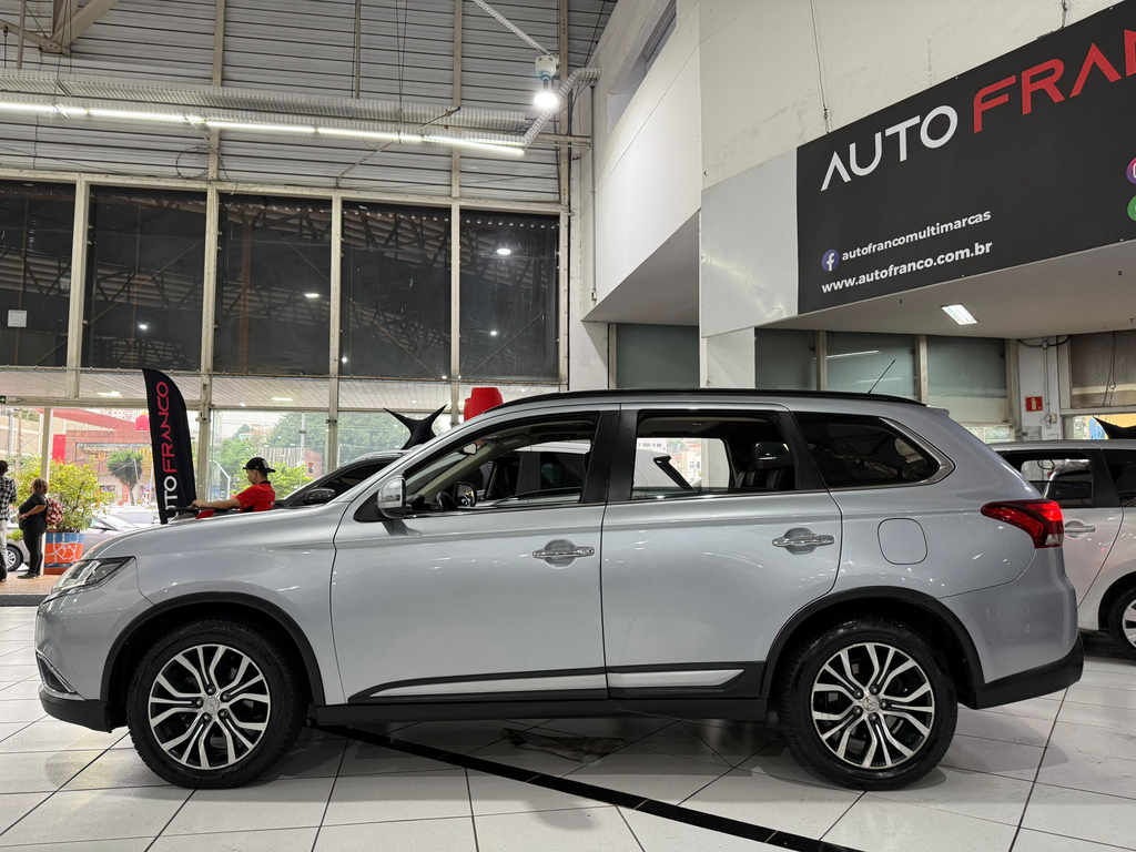 Mitsubishi Outlander Prata