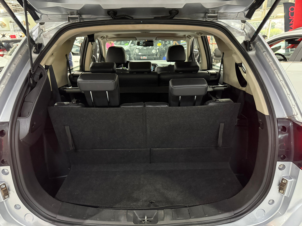 Mitsubishi Outlander Prata