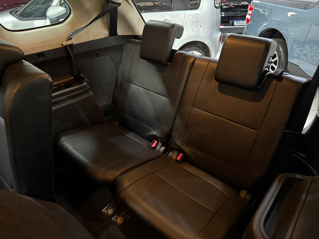 Mitsubishi Outlander Prata
