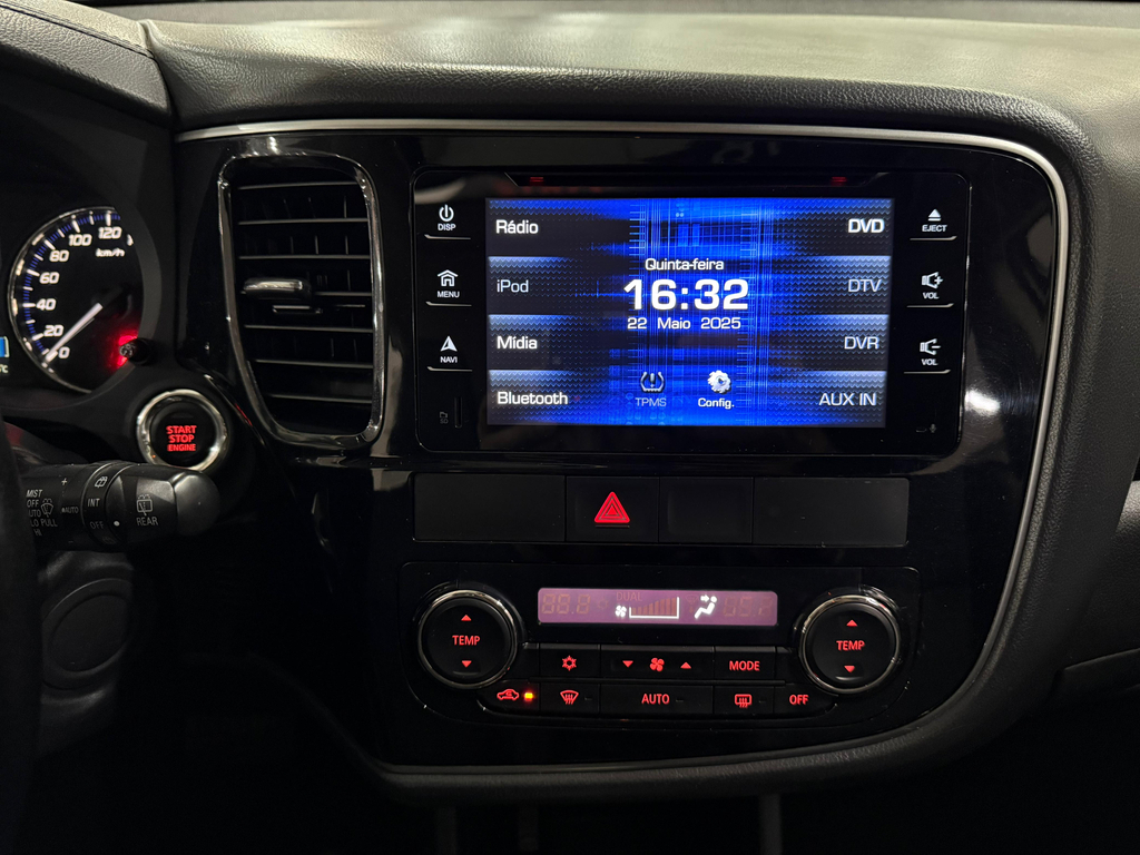 Mitsubishi Outlander Prata