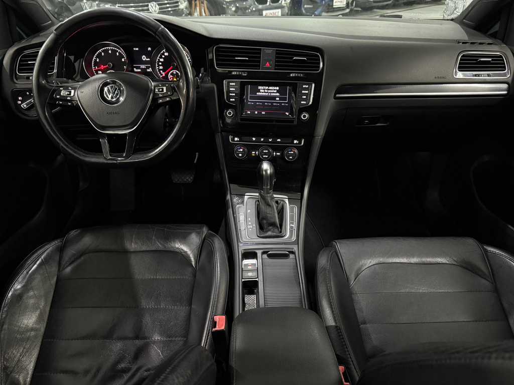 Volkswagen Golf Preto