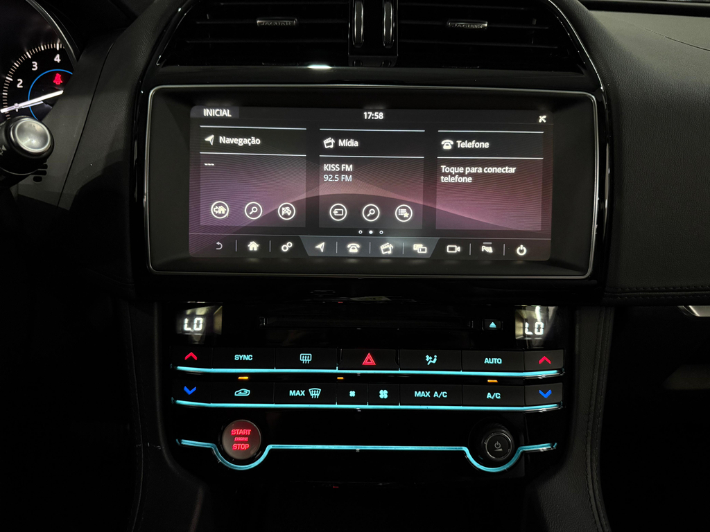 Jaguar F-Pace Prata