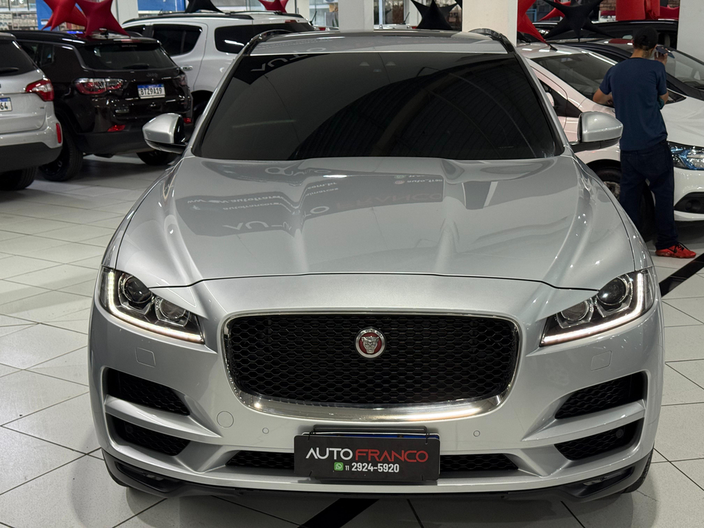 Jaguar F-Pace Prata