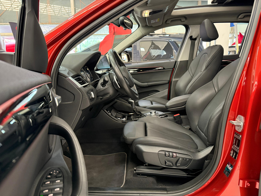 BMW X1 Laranja