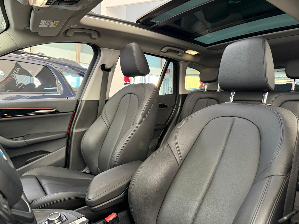 BMW X1 Laranja