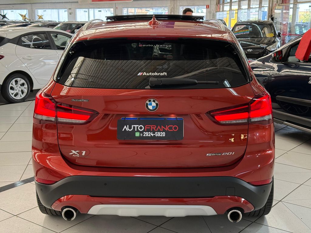 BMW X1 Laranja