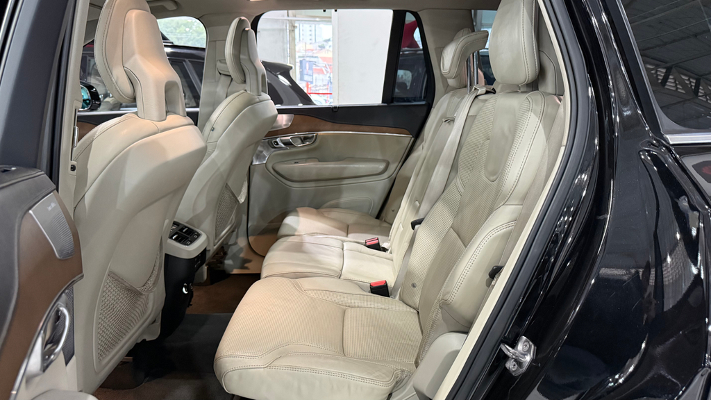 Volvo XC90 Preto