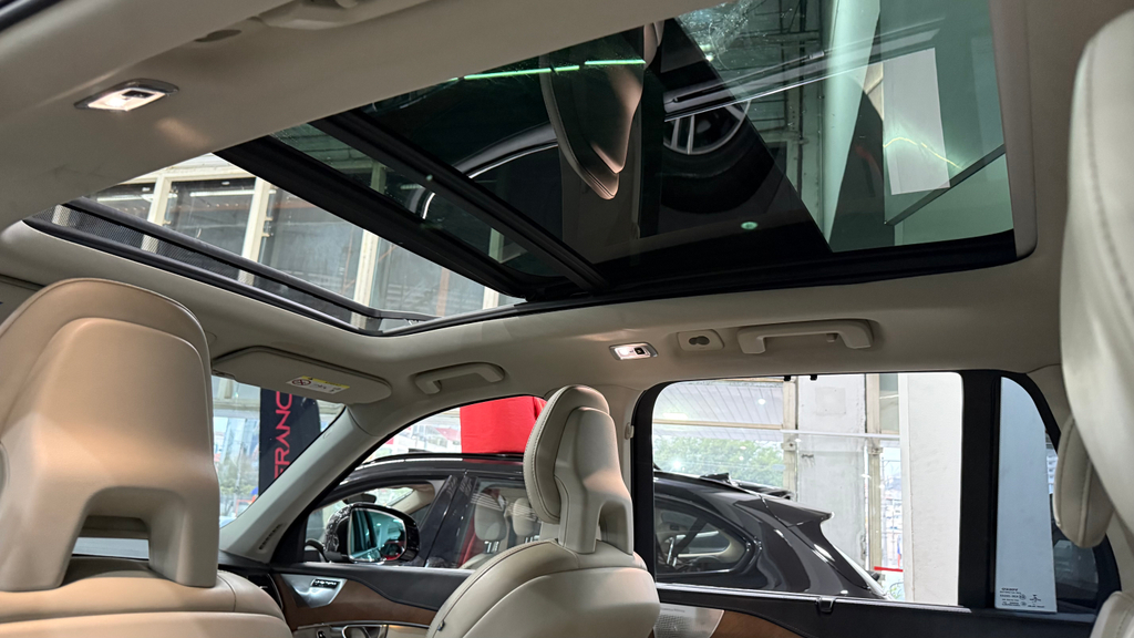 Volvo XC90 Preto