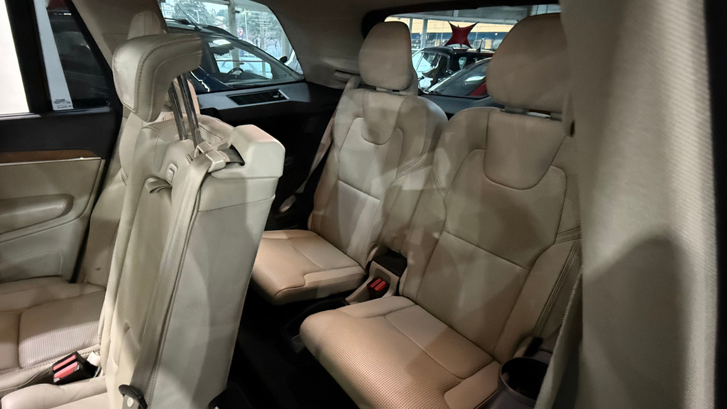 Volvo XC90 Preto