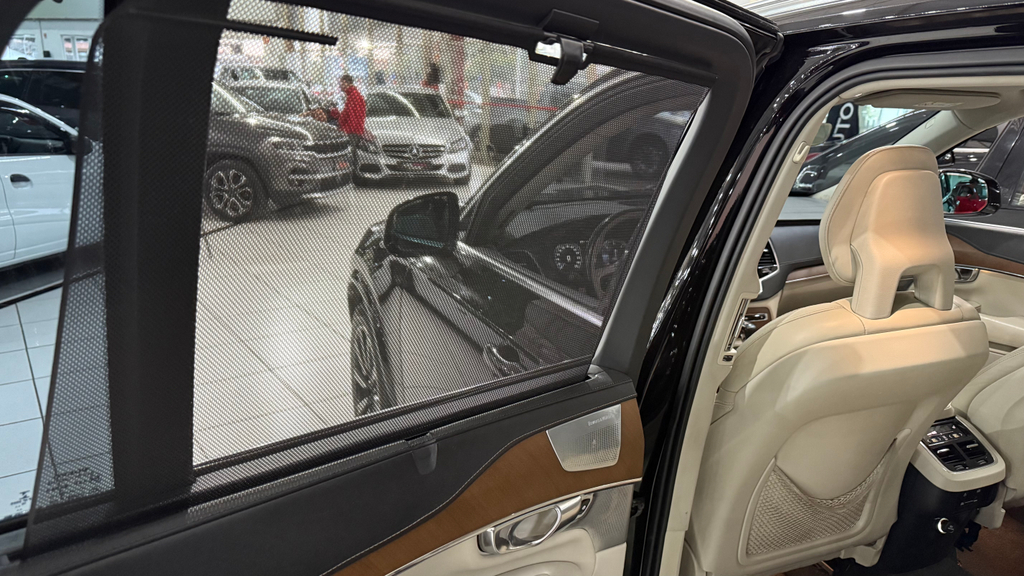 Volvo XC90 Preto