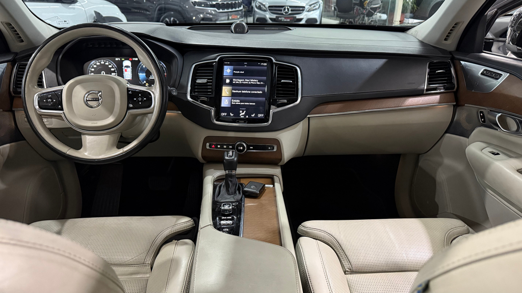 Volvo XC90 Preto