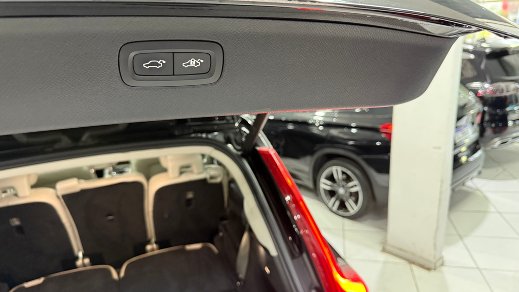 Volvo XC90 Preto