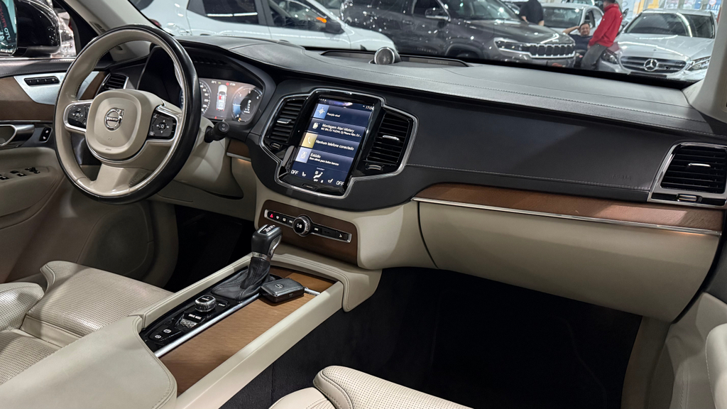 Volvo XC90 Preto