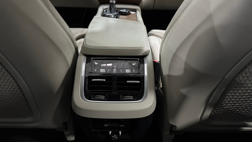 Volvo XC90 Preto