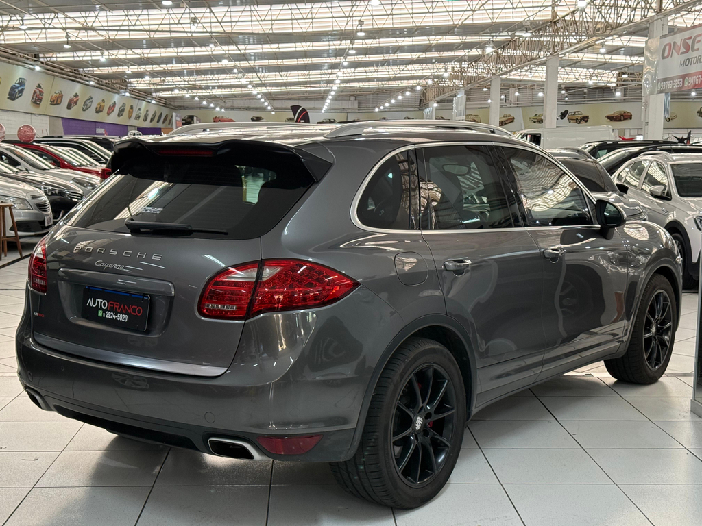 Porsche Cayenne Cinza