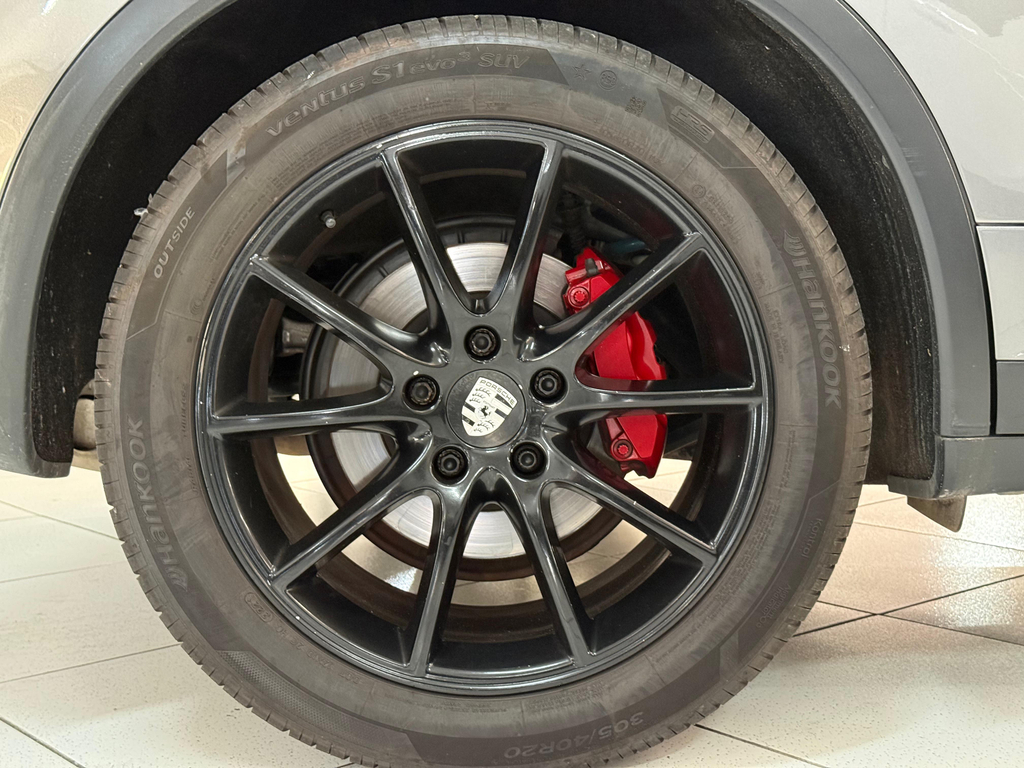 Porsche Cayenne Cinza