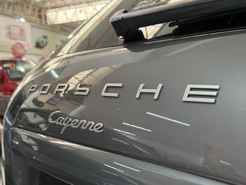 Porsche Cayenne Cinza