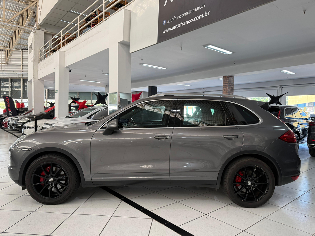Porsche Cayenne Cinza