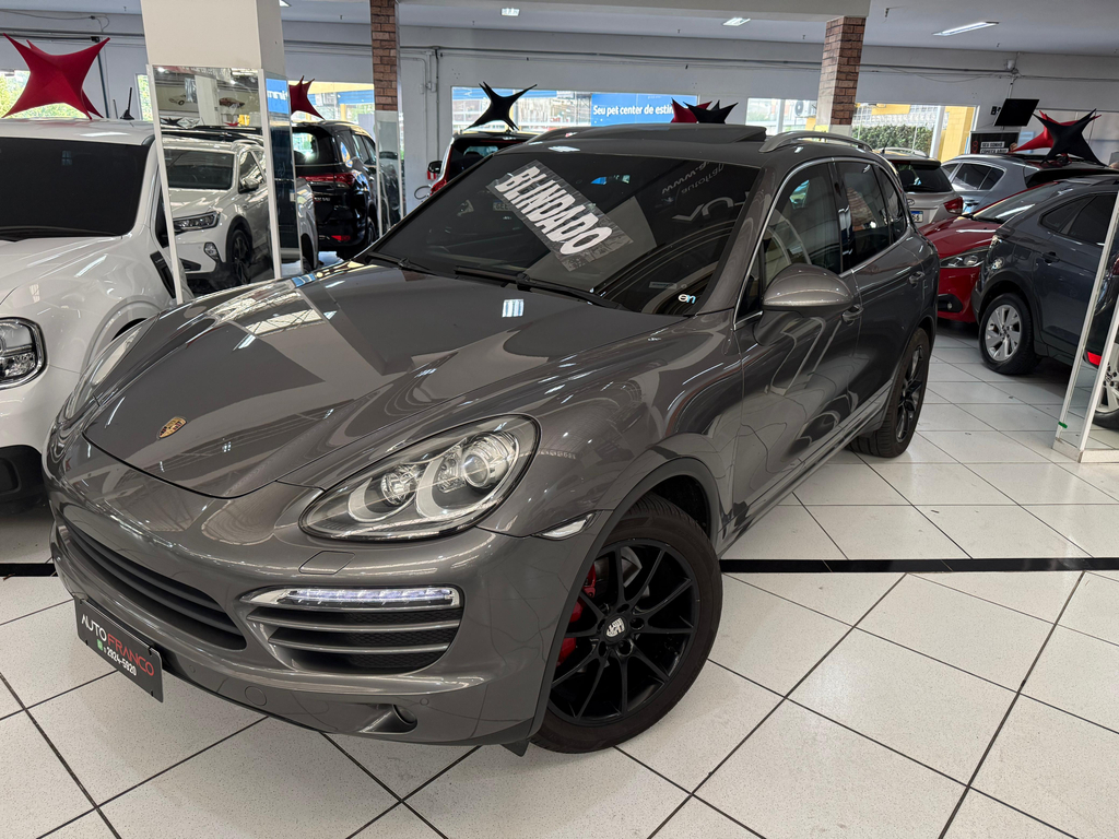 Porsche Cayenne Cinza