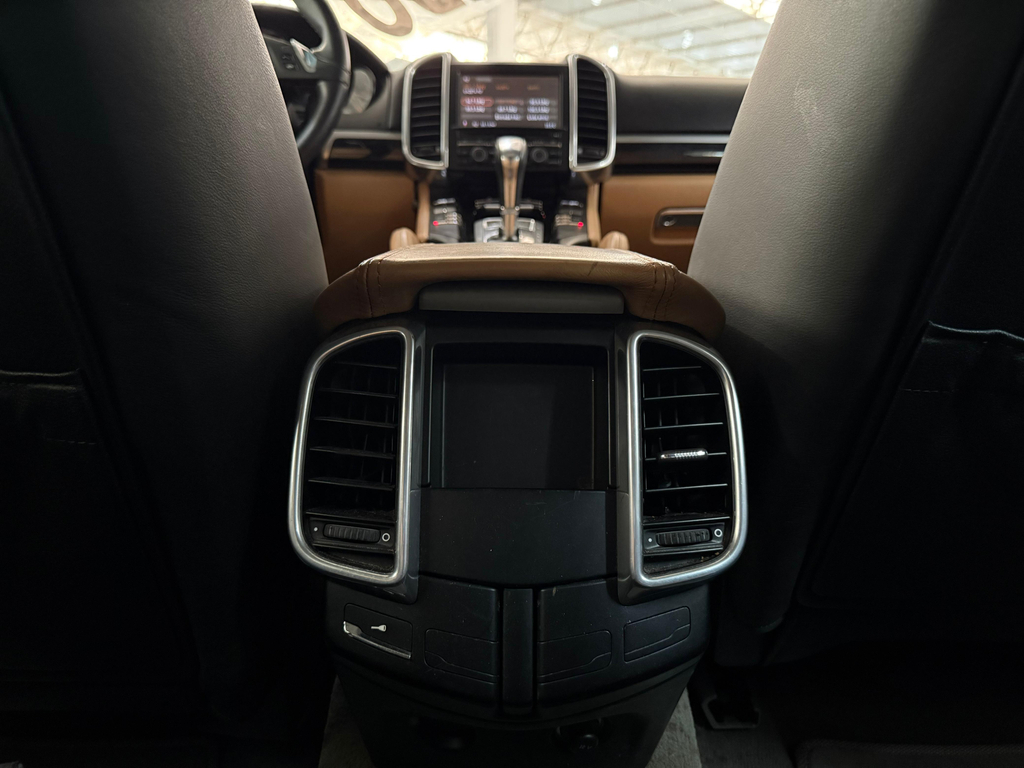 Porsche Cayenne Cinza