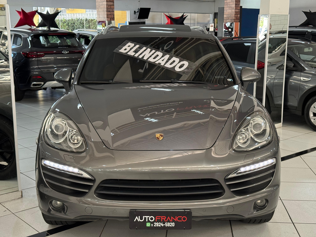 Porsche Cayenne Cinza