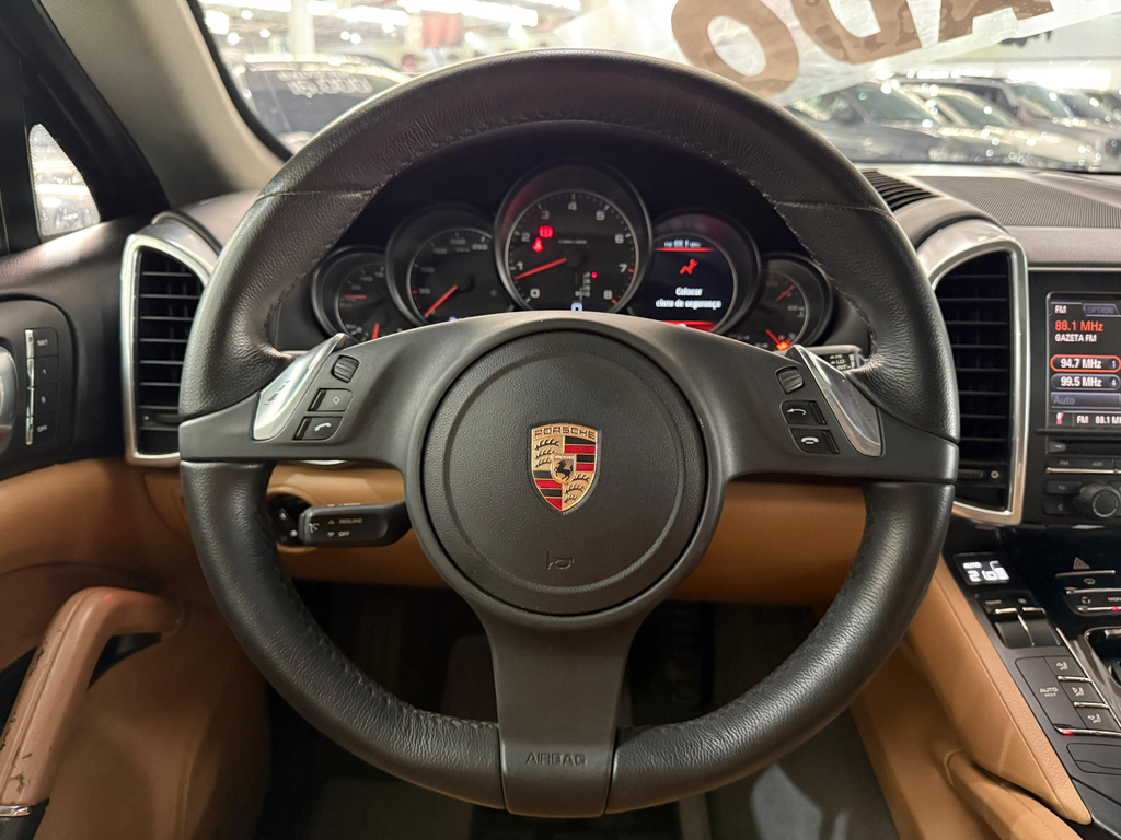 Porsche Cayenne Cinza