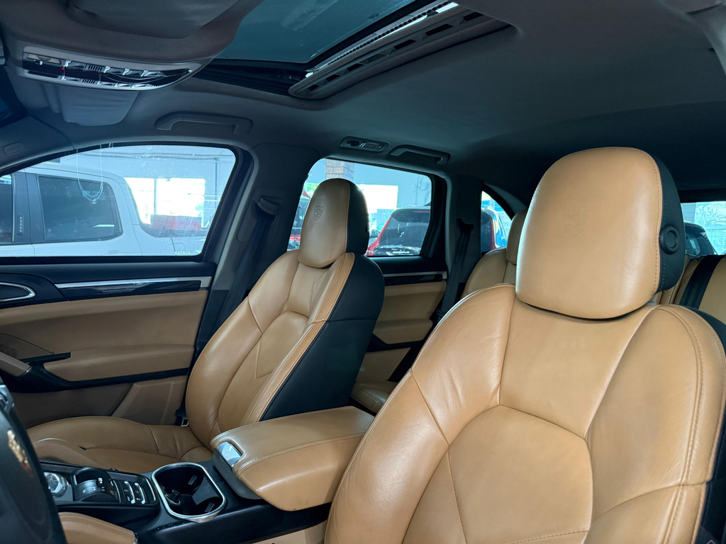 Porsche Cayenne Cinza