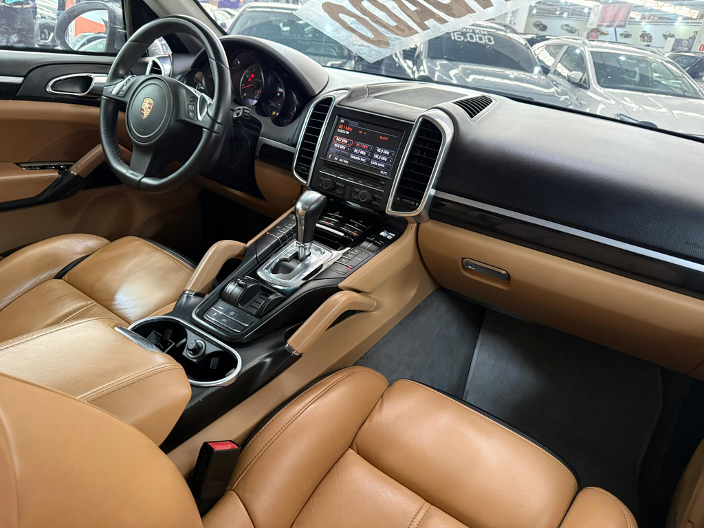 Porsche Cayenne Cinza