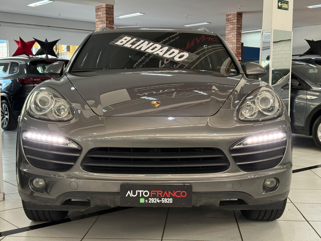 Porsche Cayenne Cinza