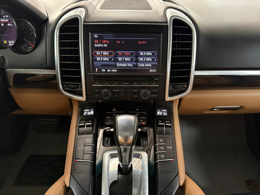 Porsche Cayenne Cinza