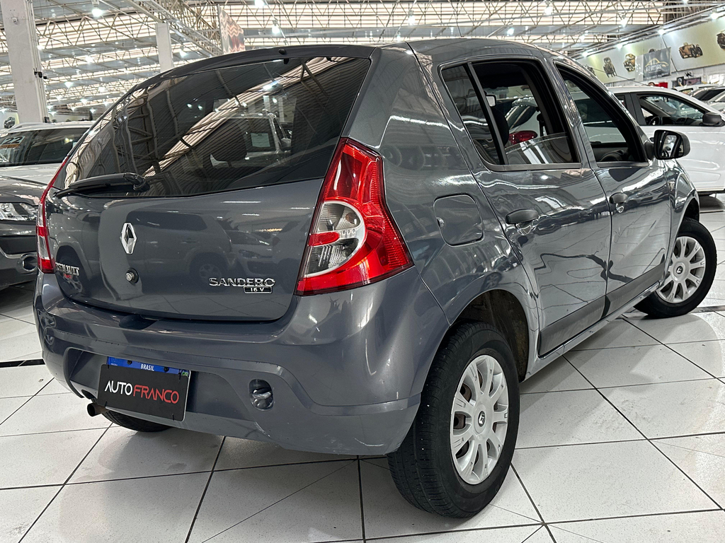 Renault Sandero Cinza