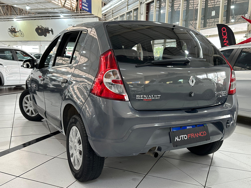 Renault Sandero Cinza