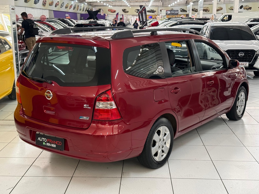 Nissan Grand Livina Vermelho