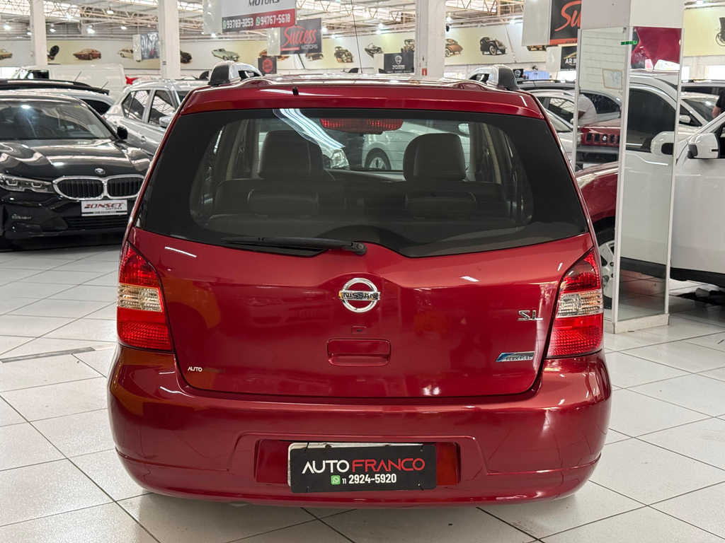 Nissan Grand Livina Vermelho