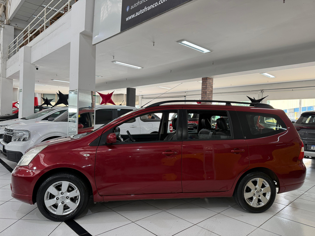 Nissan Grand Livina Vermelho